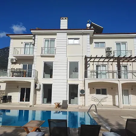 Villa Holly *
